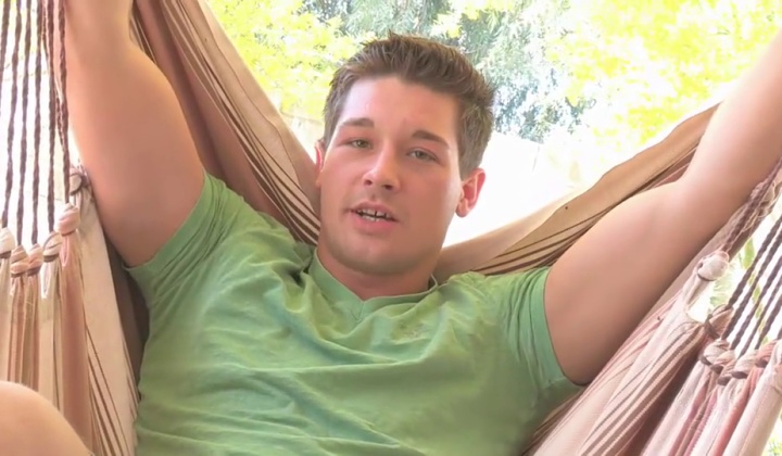 Kade Enjoys Bareback Anal Sex