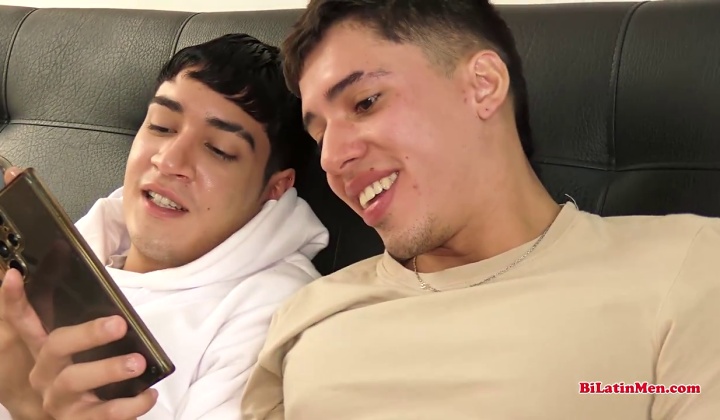 Gay Twink Gets Anal Fucked by Hairy Top