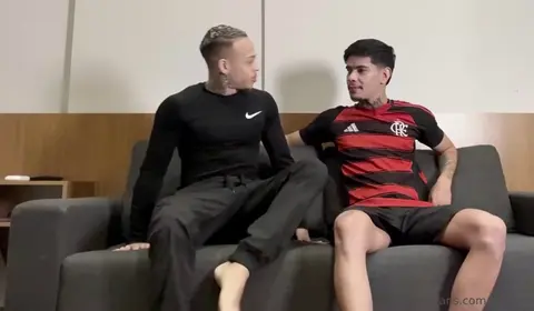 Gay Threesome with Twinks and Mature Men