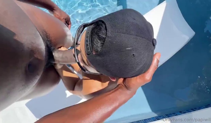 Papi Gets Fucked by Hung Top