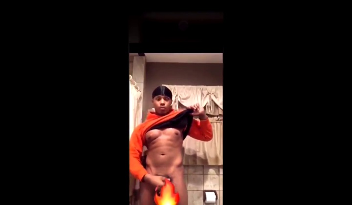 Gay Bareback Sex in Locker Room