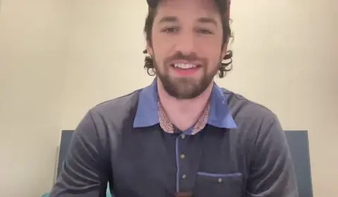 Guy Plays with His Hole on Cam