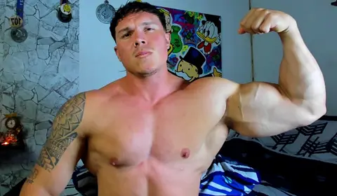 Bodybuilder Jerks Off and Cums