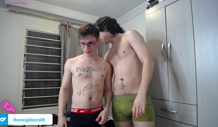 Neighbors Share Cum Eating Experience