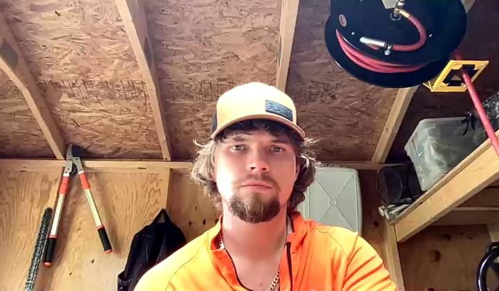 Solo Guy Cums in Amateur Video
