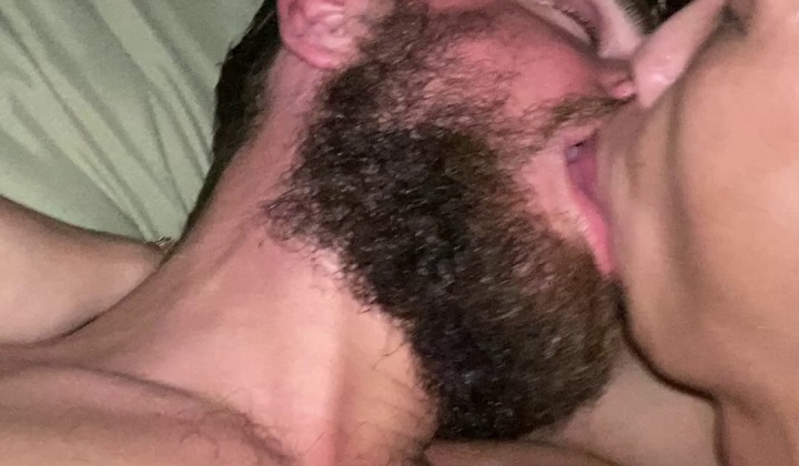 Justin Brody Barebacks Twink in Raw Flip-Flop Fuck