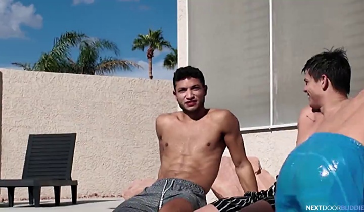 Vincent Grey and Seth Peterson Share a Nice Dick