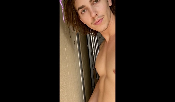 Gloryhole Action with Anonymous Tops