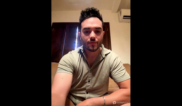 Horny Guy Shows Off Big Dick