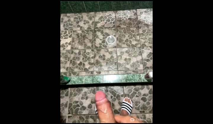 Horny Guy Jerks Off in Solo Action