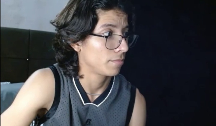 Horny Guy Gets Fucked in Hardcore Action