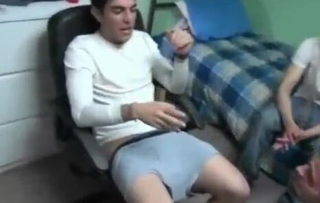 College Twinks Suck Each Other Off in Dorm