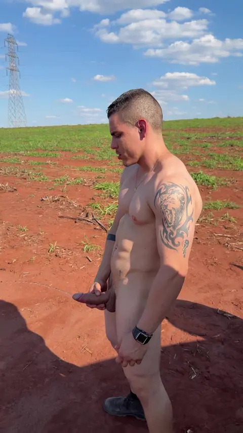Hunk Watersports with Big Dick