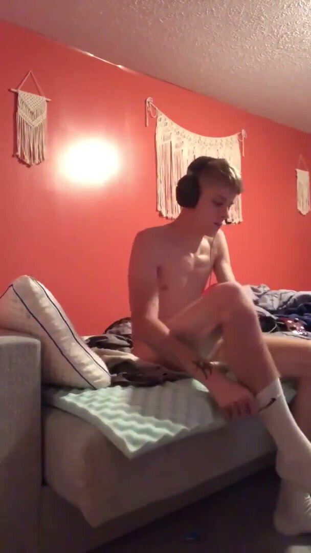 Solo Guy Jerks Off Naked