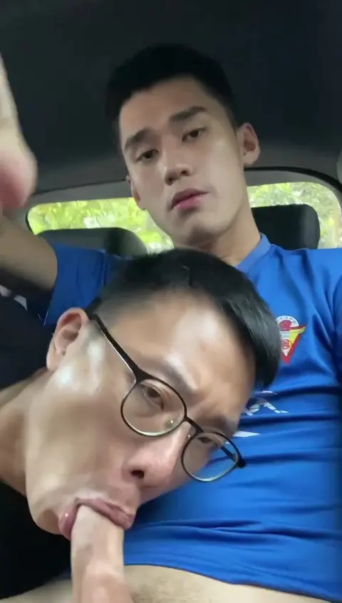 Asian Model Contestant Gets Naked