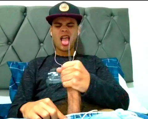Twink Cums on Own Face in Solo Masturbation