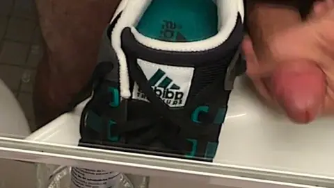 Jock Wanks in Adidas Sneakers and Cums
