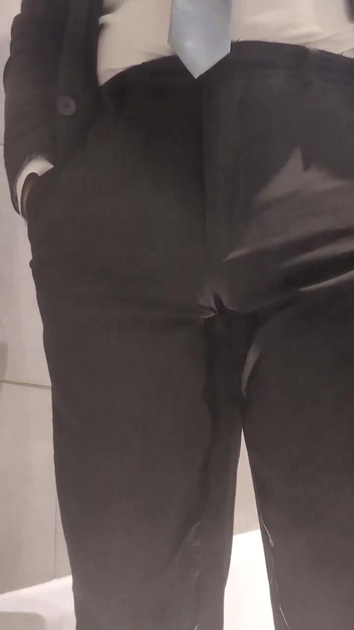 Gay Guy Urinates on Himself in Fetish Scene