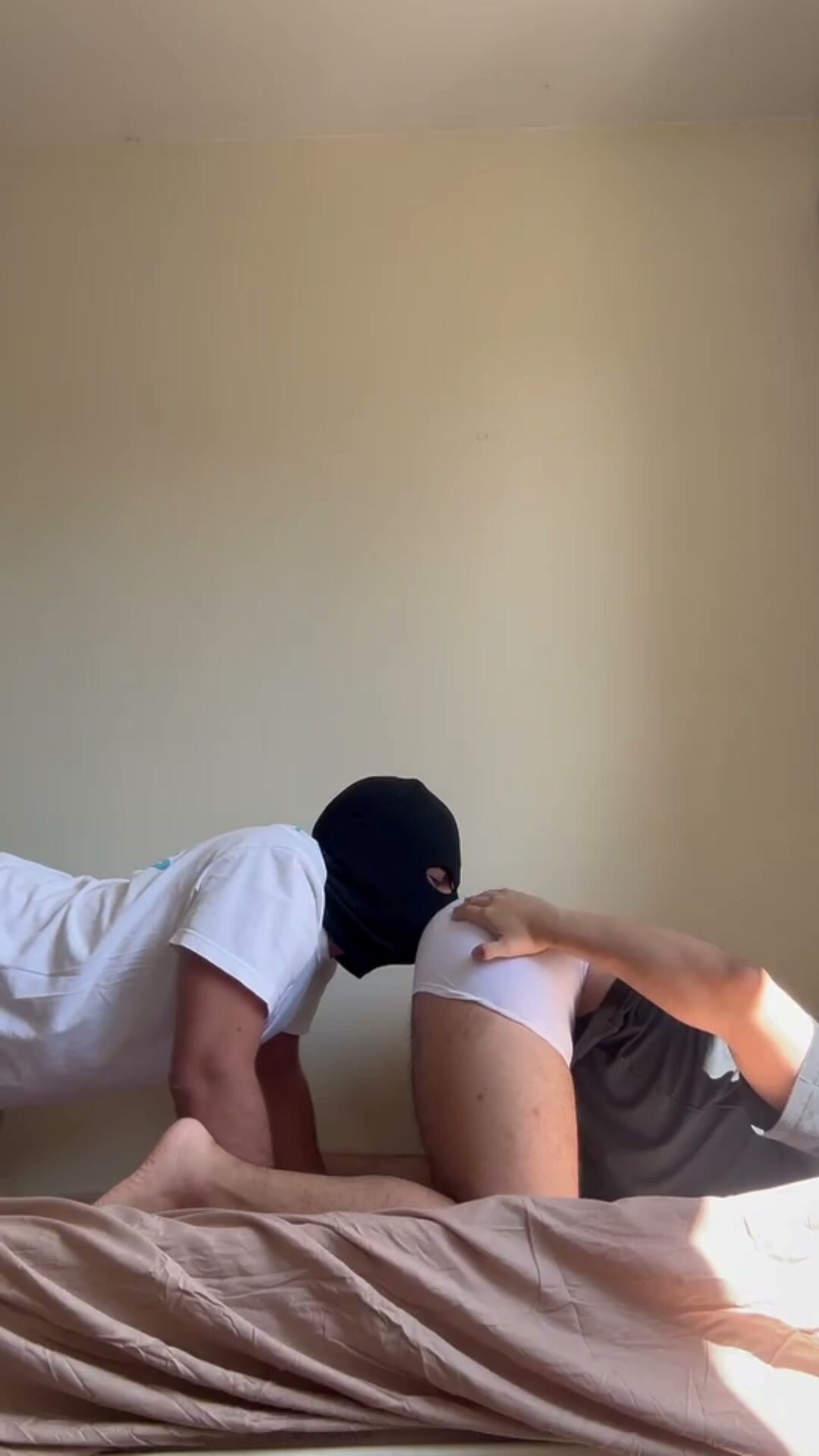 Boyfriend Farts on Command for LiamJeffreyFT