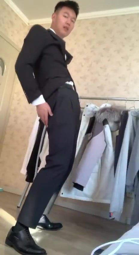 Asian Guy Masturbates in Solo Action