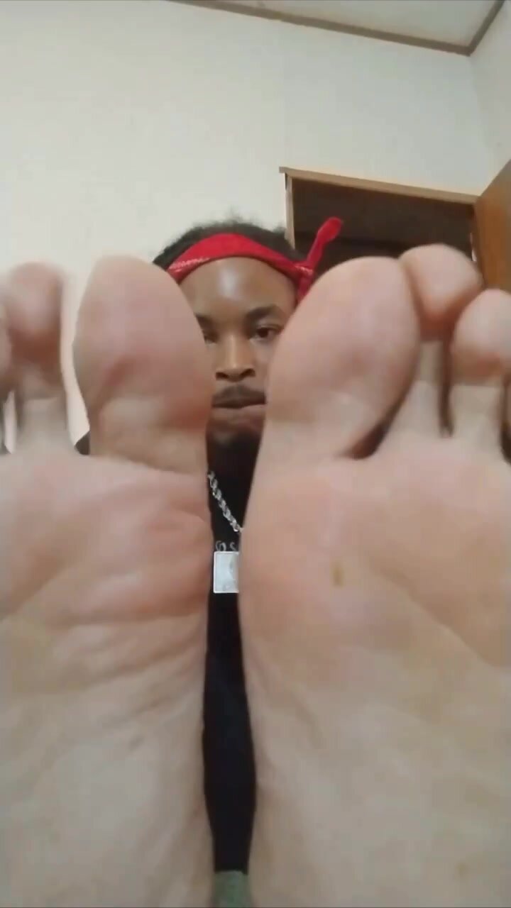 Master Zae's Huge Feet Worshiped