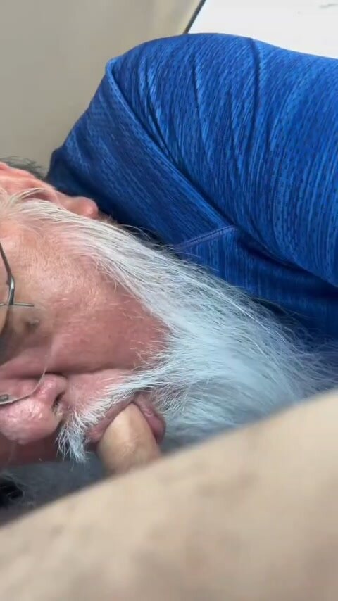 Santa Enjoys Gay Oral Sex in Free Time