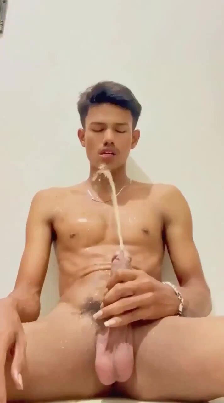 Thai Guy Gets Pissed On