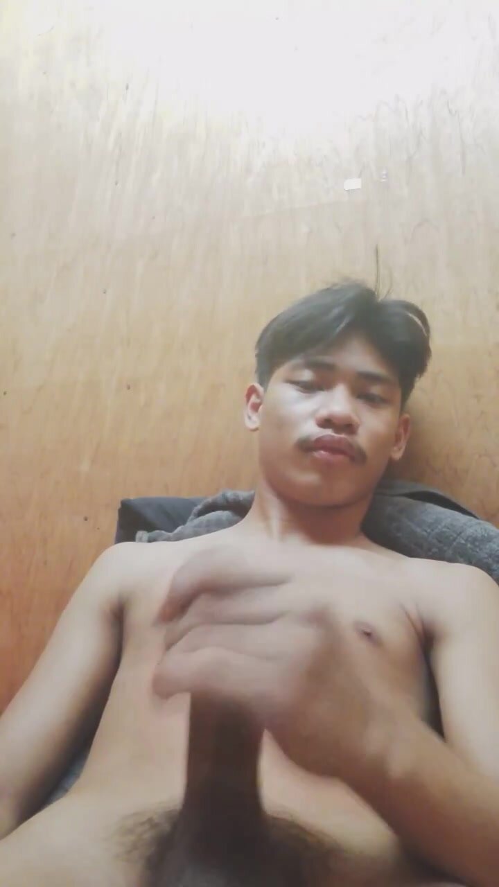 Thai Guy Jerks Off to Cum