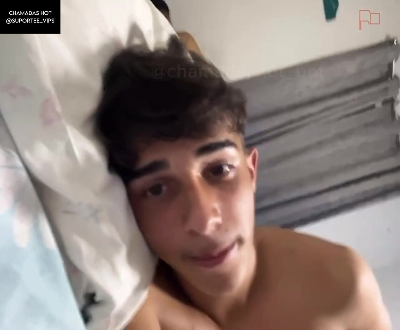 Young Twink Jizzes on Floor During Masturbation
