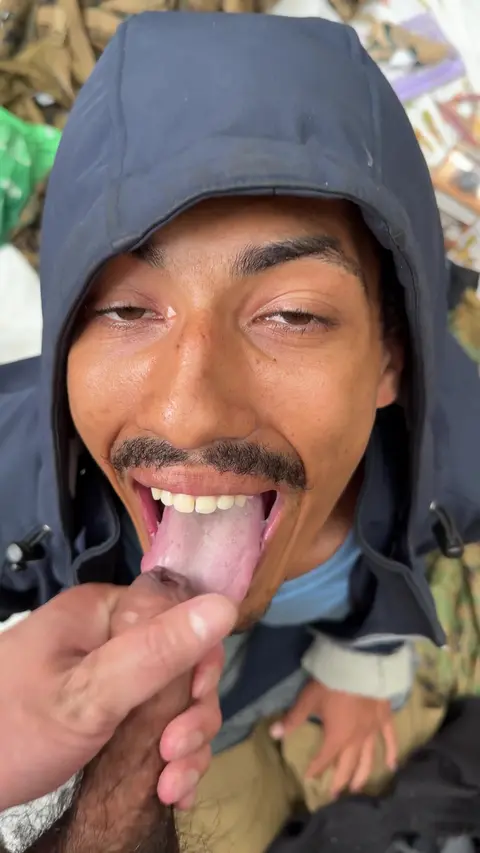 Gay Cruising Ends in Cum Swallowing