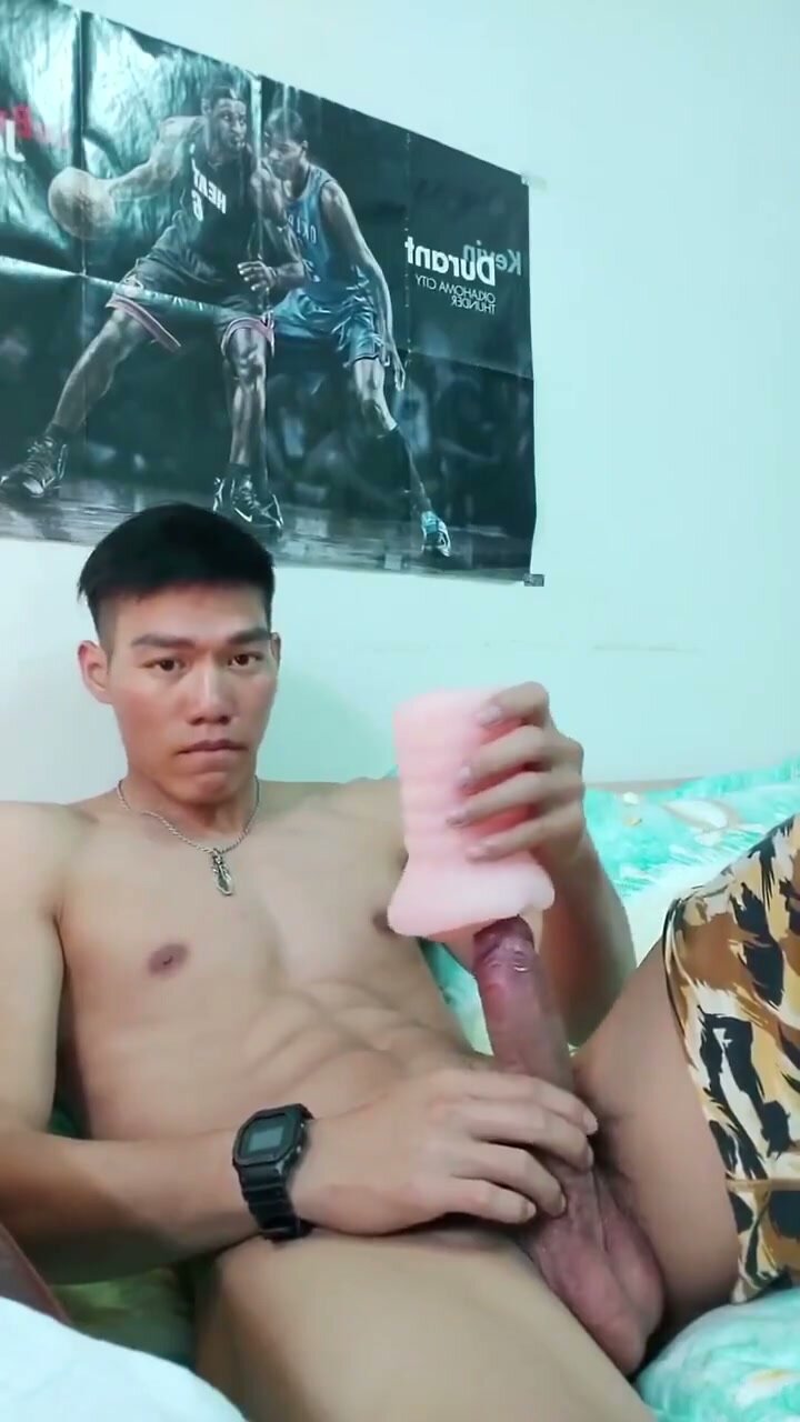 Asian Guy Masturbates in Solo Video