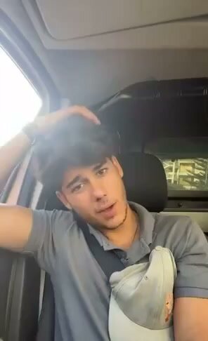 Latino Guy Gets Seduced in Car
