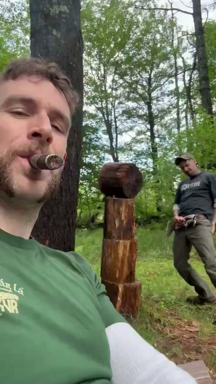 Gay Watersports and Smoking Fetish Scene