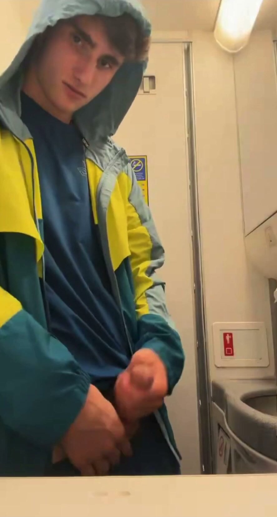Irish Twink Jerks Off in Mile High Club