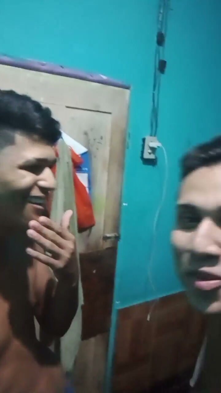 Heteros se beijando na brotheragem