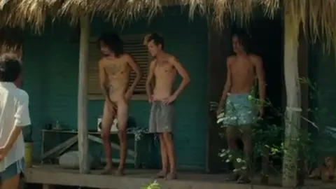 Young Twinks Flashing Penis in 3D Gay Scene