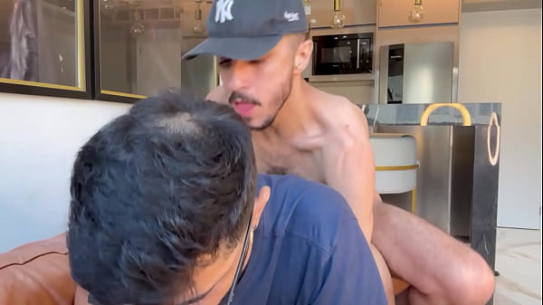 MARCOS GOIANO - FUCKED BY THE BIG ENDOWED GIRL WITH THE OLD DICK - BAR