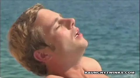 Twinks Fuck Outdoors Under Sunshine