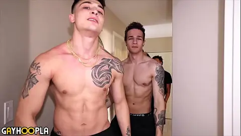Muscular Top Fucks Larger Guy in First Time Encounter