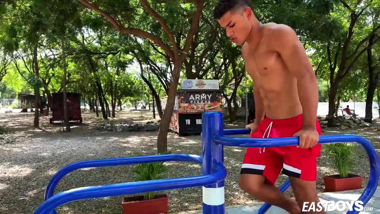 Latin Muscle Guy Wanks Big Cock
