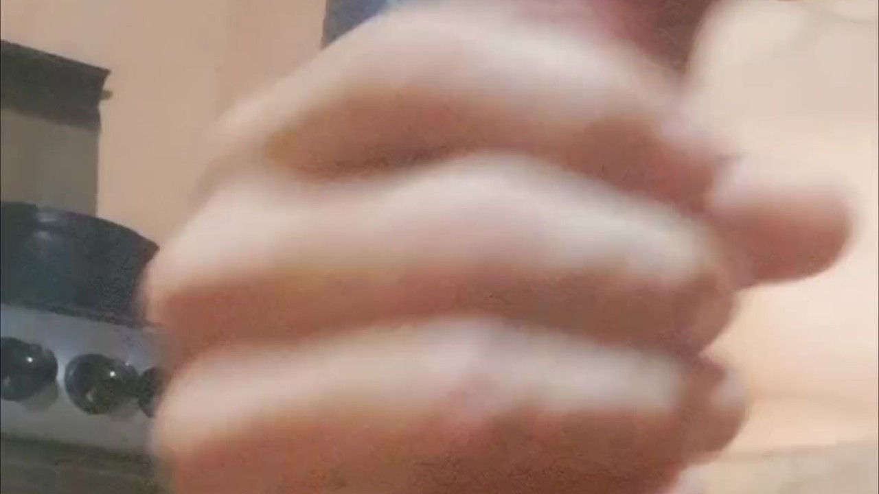 Guy Masturbates for Virtual Girlfriend