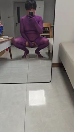 Asian Guy Masturbates in Solo Action