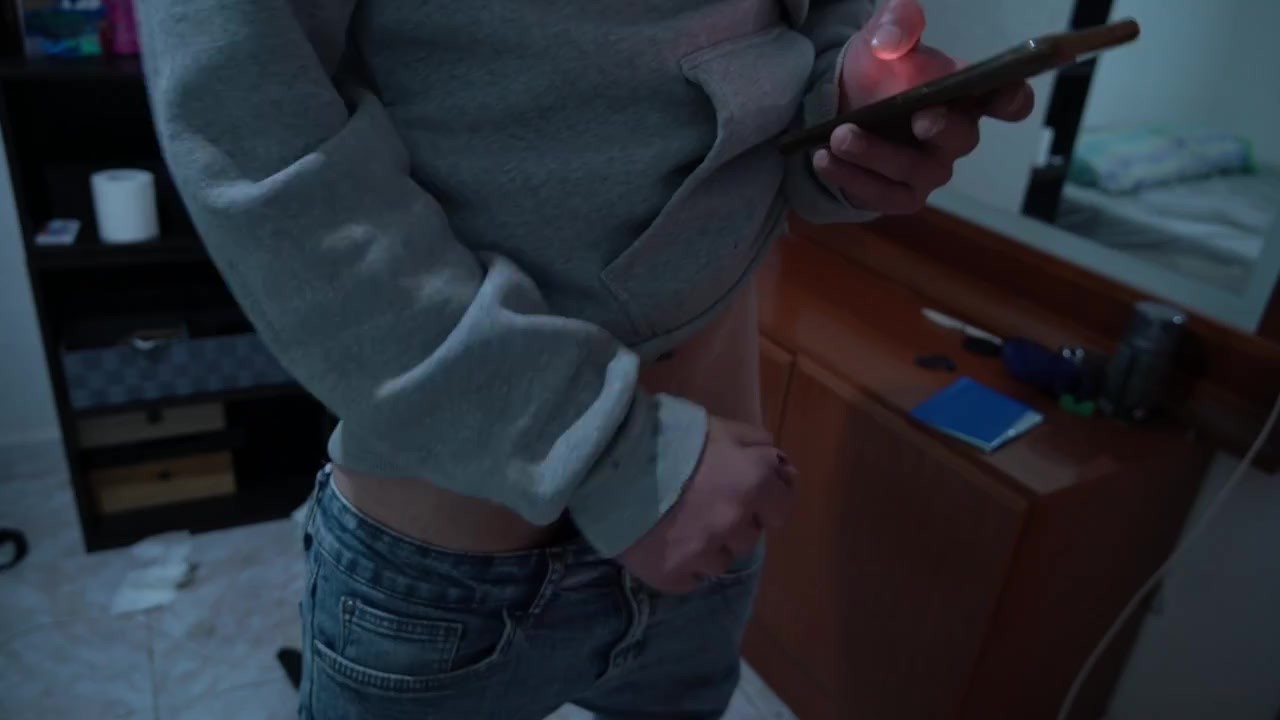 Guy Gives Quick Handjob to Lover