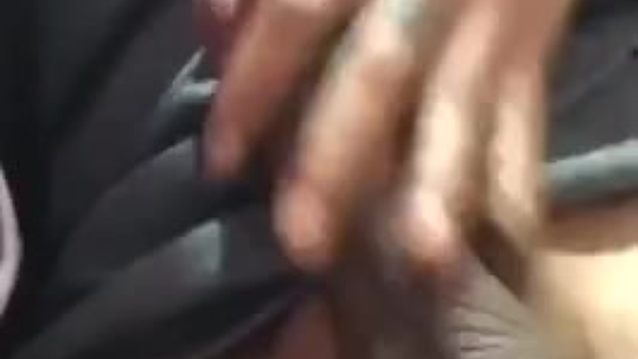 Guy Exposes Himself for Cash
