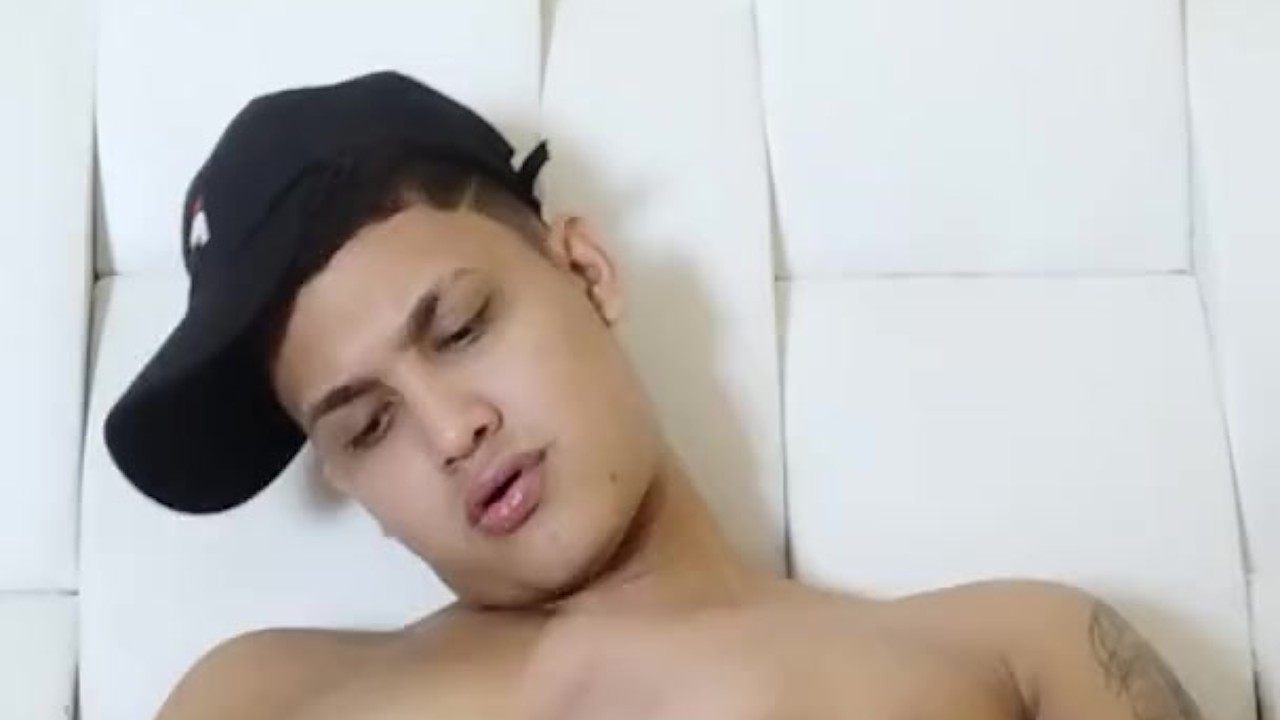 Venezuelan Guy Gets Facial Cumshot