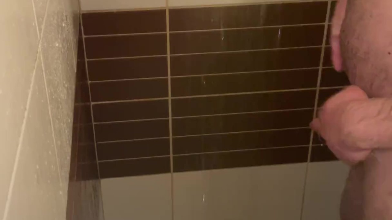 Chubby Guy Shows Off in Shower Solo