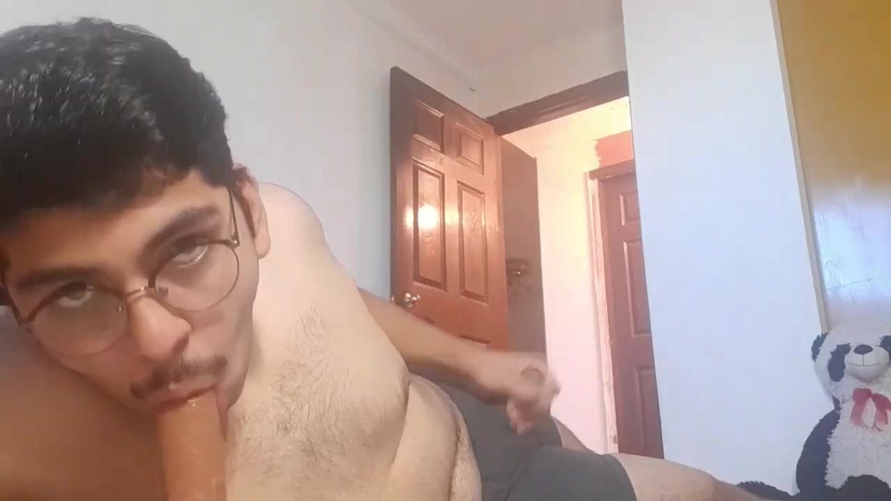 Gay Guy Gives Deepthroat Blowjob