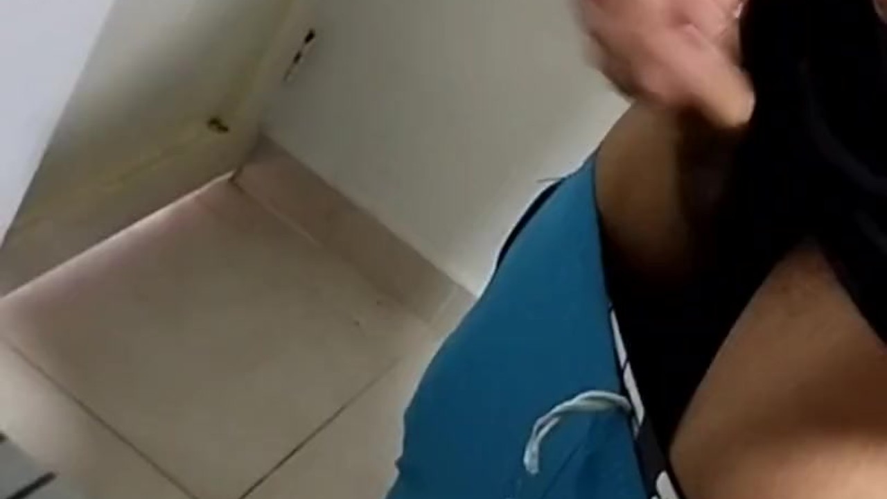 Guy Masturbates in Front of Mirror