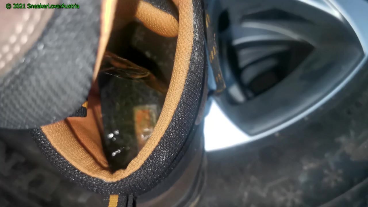 Guy Pisses in Worn Work Boots Fetish Scene