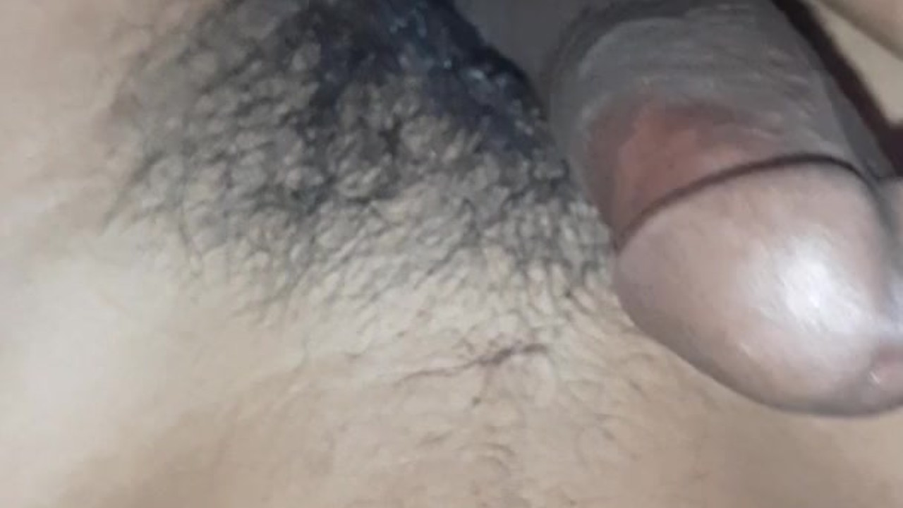 Horny Guy Jerks Off in Quick Session